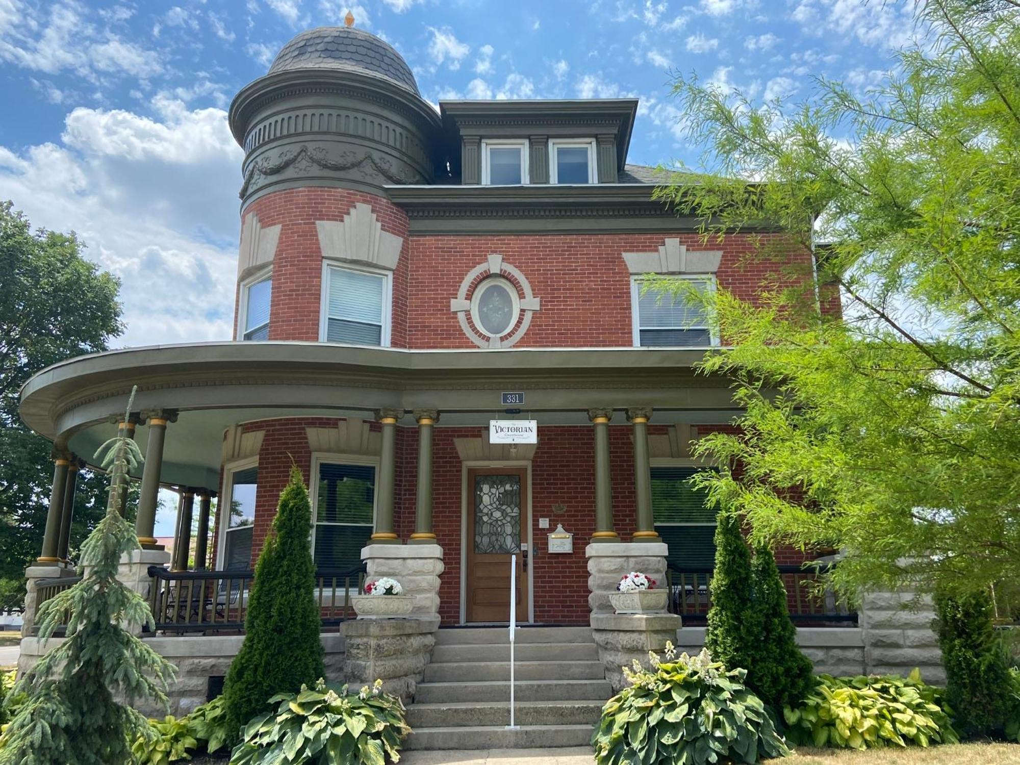 The Victorian Guesthouse Delphos Exterior photo