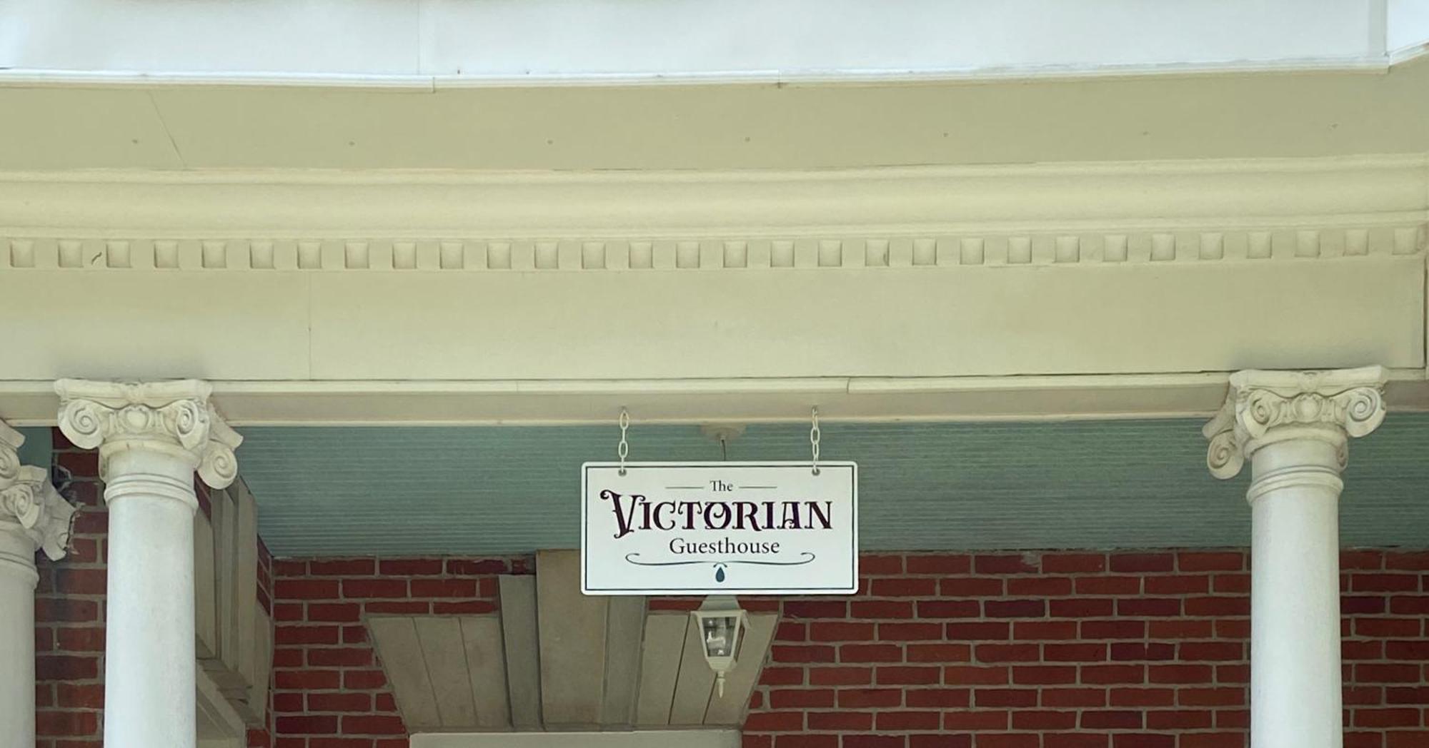 The Victorian Guesthouse Delphos Exterior photo