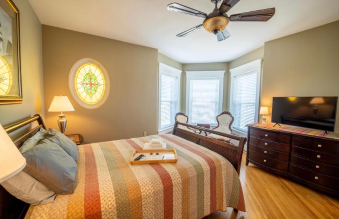 The Victorian Guesthouse Delphos Room photo